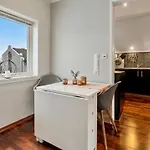 Floor 2br & Free Parking Apartment